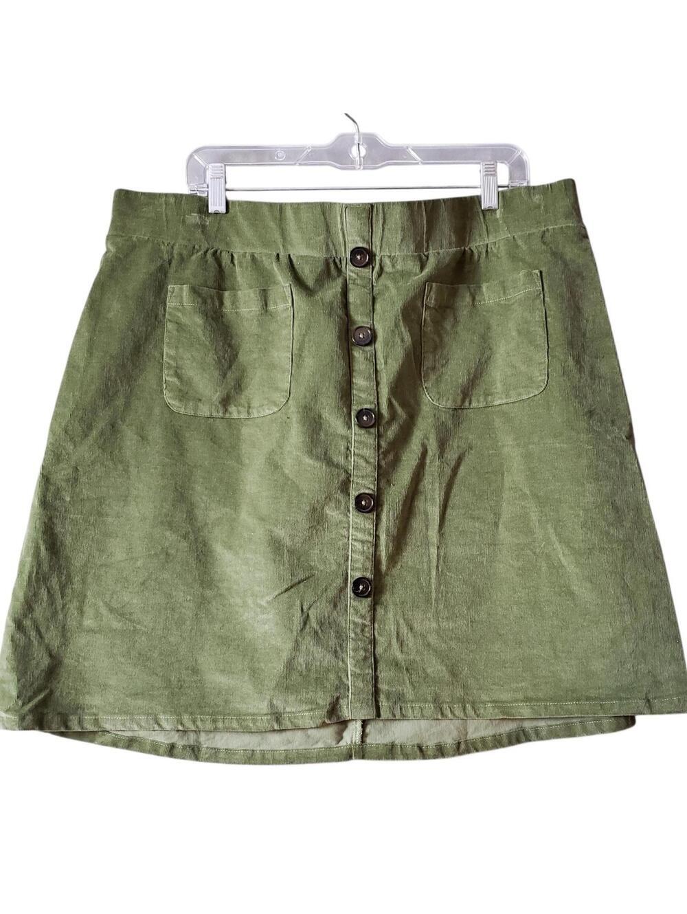 Torrid Corduroy Green Button Front A-Line Skirt Stretch Pockets Size 2 Plus